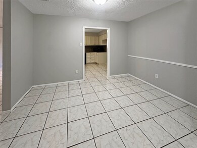 16907 Blackhawk Blvd, Friendswood, TX 77546 - photo 3