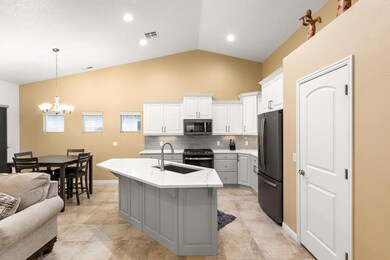 1693 W Whitestone Dr-14