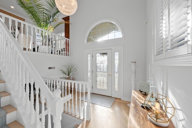 Bright & AIry Entryway