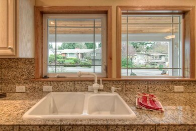 1025 Broadview Dr, Fircrest, WA 98466 - photo 6