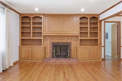 1004 W 96th St, Kansas City, MO 64114 - photo 5