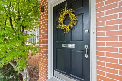 561 Corbin Ave-06773