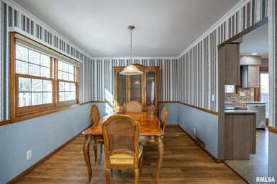 1306 Columbia Ct, Davenport, IA 52804 - photo 7