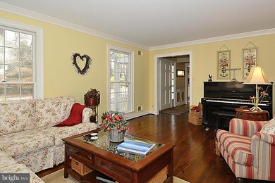 2 Windsor View Ct, Potomac, MD 20854 - photo 4