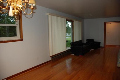 Living Room/ Dining