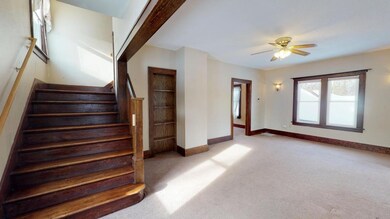 Entry/Living Room