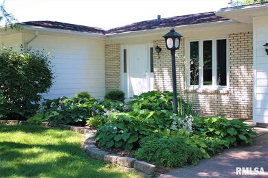 3714 Forest Rd, Davenport, IA 52807 - photo 2