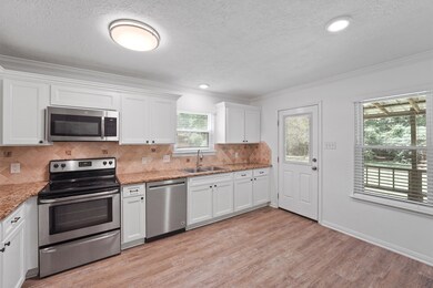 318 Ridgewood Dr, Magnolia, TX 77355 - photo 5