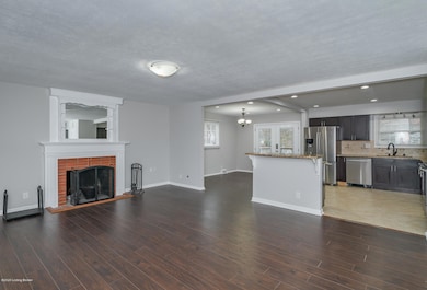 10500 Foxboro Dr L-27