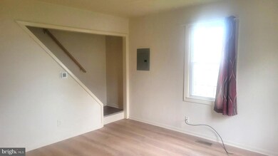 8705 Eddington Rd, Parkville, MD 21234 - photo 3