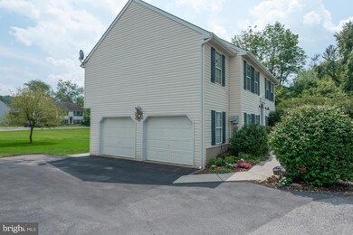236 S Lime St, Quarryville, PA 17566 - photo 2
