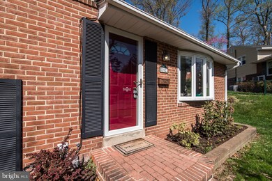 202 Elpin Dr W, Catonsville, MD 21228 - photo 4