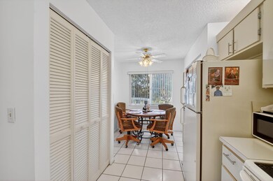 3146 Via Poinciana unit 301, Lake Worth, FL 33467 - photo 6