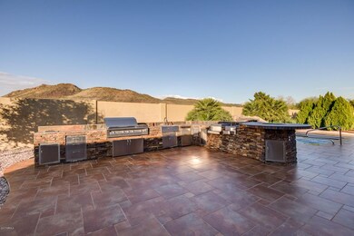 Outdoor Kitchen