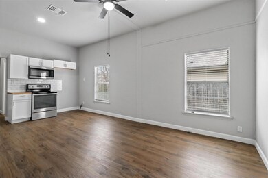 512 W Crawford St unit 102, Denison, TX 75020 - photo 5