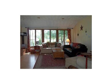 Den/Family/Great Room. Fabulous family room w/fp.