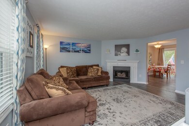 10 Wyndmere Dr, Londonderry, NH 03053 - photo 2