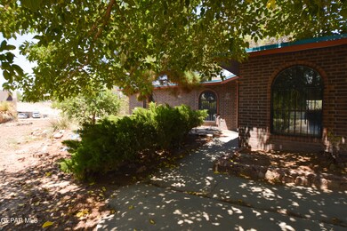 10801 Tom Kite Ct, El Paso, TX 79935 - photo 2