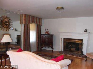 2266 Dawn Ln, Temple Hills, MD 20748 - photo 7