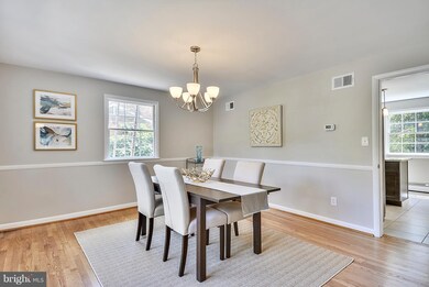 6227 Lakeview Dr, Falls Church, VA 22041 - photo 3