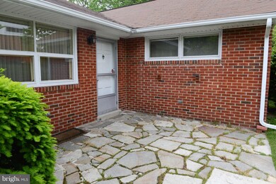 1208 Saint Andrews Way, Baltimore, MD 21239 - photo 4