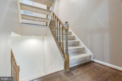 2986 Mission Square Dr, Fairfax, VA 22031 - photo 3