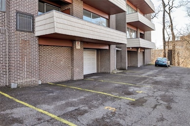 5841 Morrowfield Ave unit 104, Pittsburgh, PA 15217 - photo 2