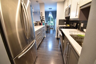 1217 S Old Wilke Rd unit RD102, Arlington Heights, IL 60005 - photo 4