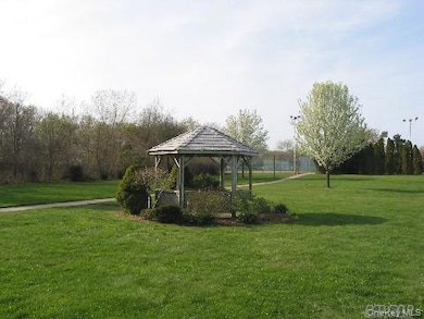 226 Pointe Cir N, Coram, NY 11727 - photo 3