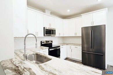 126 Longwood Dr unit C, Charlottesville, VA 22903 - photo 3