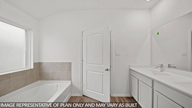 106 Whispering Pines Ln, Dayton, TX 77535 - photo 7