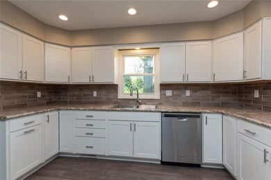 4225 Sunland Ct SE, Cedar Rapids, IA 52403 - photo 3