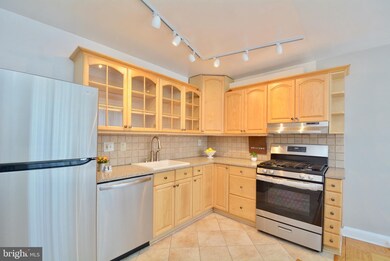 Taft Towers unit 308, Arlington, VA 22201 - photo 5