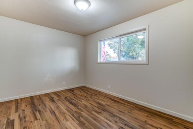 1505 Mistletoe Ln, Redding, CA 96002 - photo 4