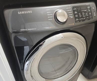 2011 Maplewood Cir, Naperville, IL 60563 - photo 6