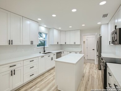 9045 Fox Briar Ln, Boerne, TX 78006 - photo 7