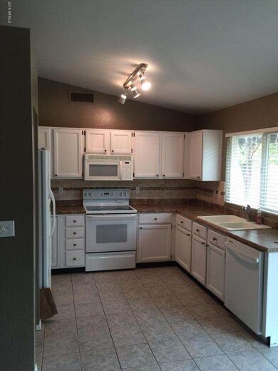 43RD KITCHEN