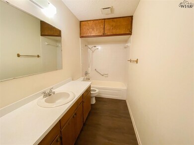1305 Hunt St, Wichita Falls, TX 76302 - photo 7