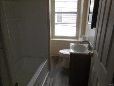 128 S Hall St, Allentown, PA 18101 - photo 6