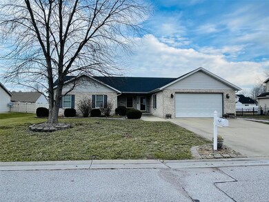 705 N Kristie Lynn St, Freeburg, IL 62243 - photo 2