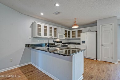 Living to Kitchen