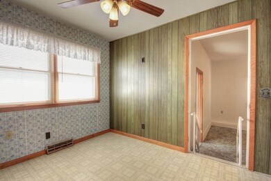 901 Beecher Dr, Tuscola, IL 61953 - photo 5