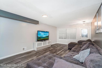 70 Gridley Ave, Staten Island, NY 10303 - photo 2