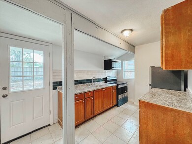 812 Martin St unit A, Houston, TX 77018 - photo 5