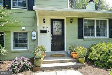 1004 Croton Dr, Alexandria, VA 22308 - photo 2