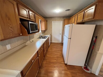 2106 Loy St, Sherman, TX 75090 - photo 5