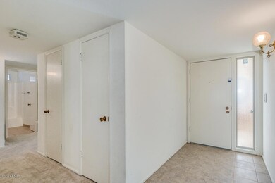 10118 W Caron Dr, Sun City, AZ 85351 - photo 6