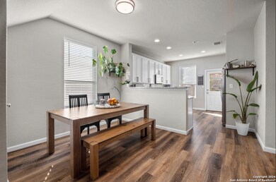 10203 Round Ridge, San Antonio, TX 78254 - photo 4