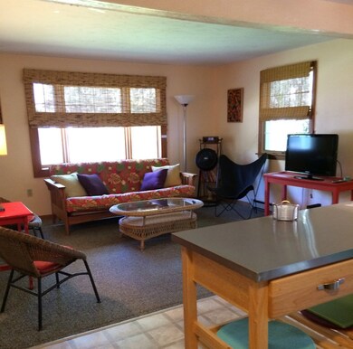 Living room w/bay window