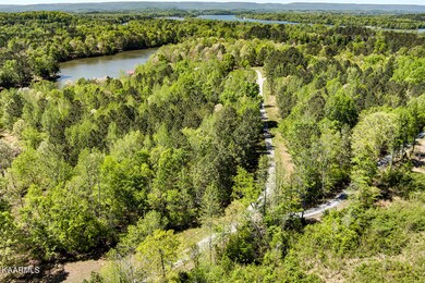 03_MoonSloughPoint_LakefrontParcel_RoadE